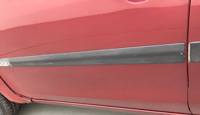 2011 Maruti Ritz ZXI, Petrol, Manual, 69,560 km, Front passenger door - Minor scratches