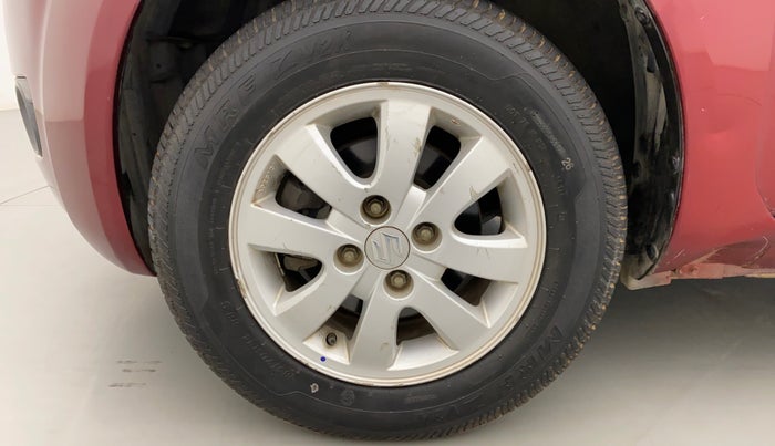 2011 Maruti Ritz ZXI, Petrol, Manual, 69,560 km, Left front tyre - Minor crack