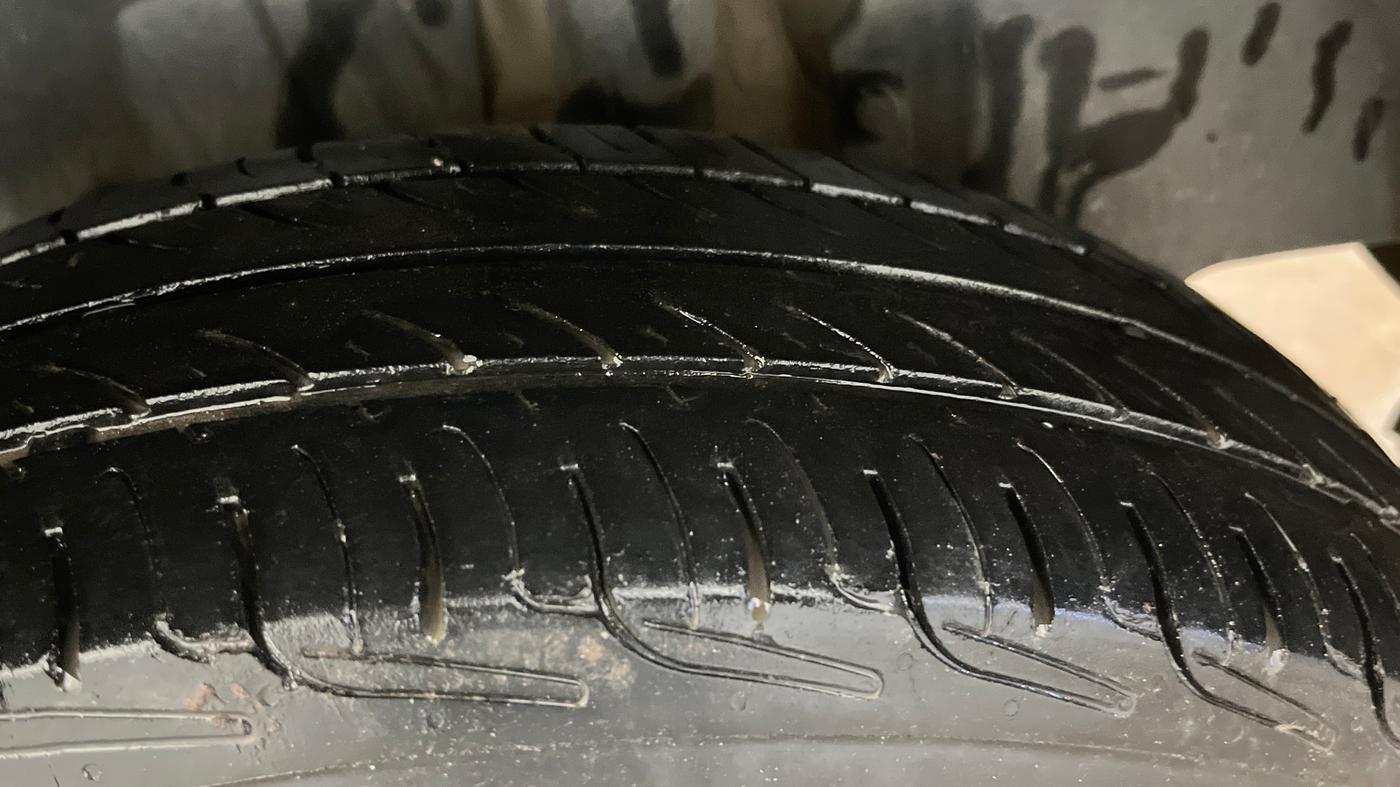 2019 Maruti Swift LDI, Diesel, Manual, 74,366 km, Left Rear Tyre Tread