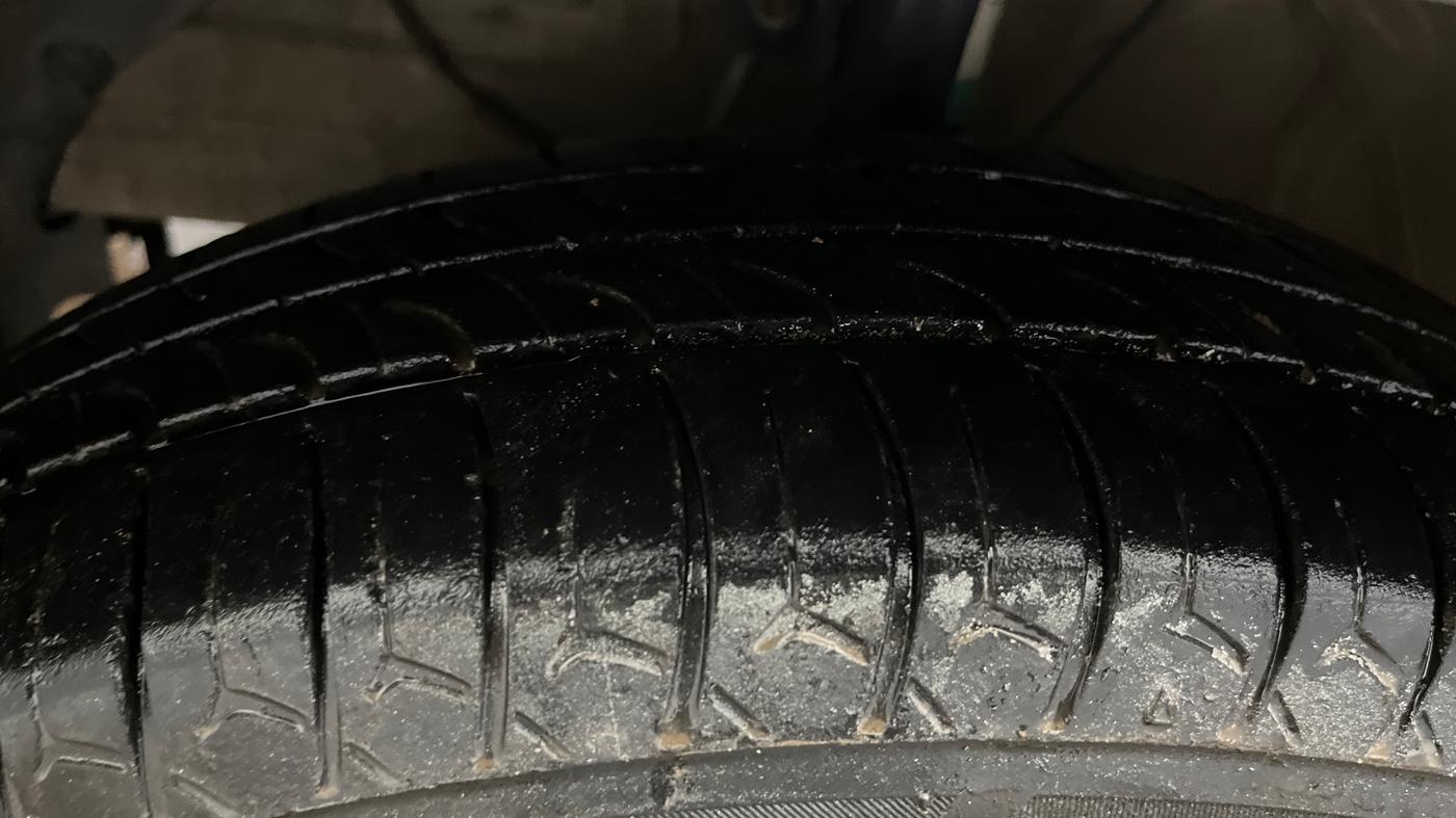 2019 Maruti Swift LDI, Diesel, Manual, 74,366 km, Left Front Tyre Tread