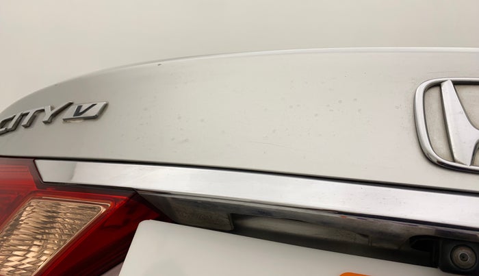 2017 Honda City 1.5L I-VTEC V MT, Petrol, Manual, 83,549 km, Dicky (Boot door) - Slightly dented