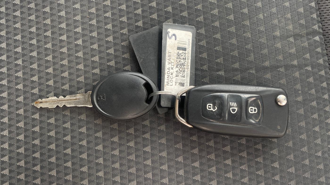 2017 Tata Tiago XZ PETROL, Petrol, Manual, 71,012 km, Key Close Up