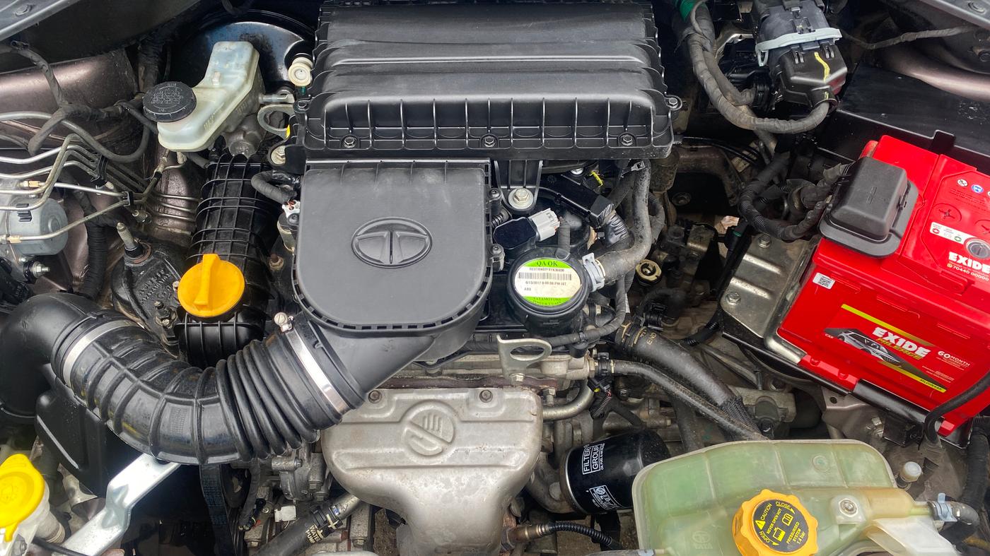2017 Tata Tiago XZ PETROL, Petrol, Manual, 71,012 km, Engine View