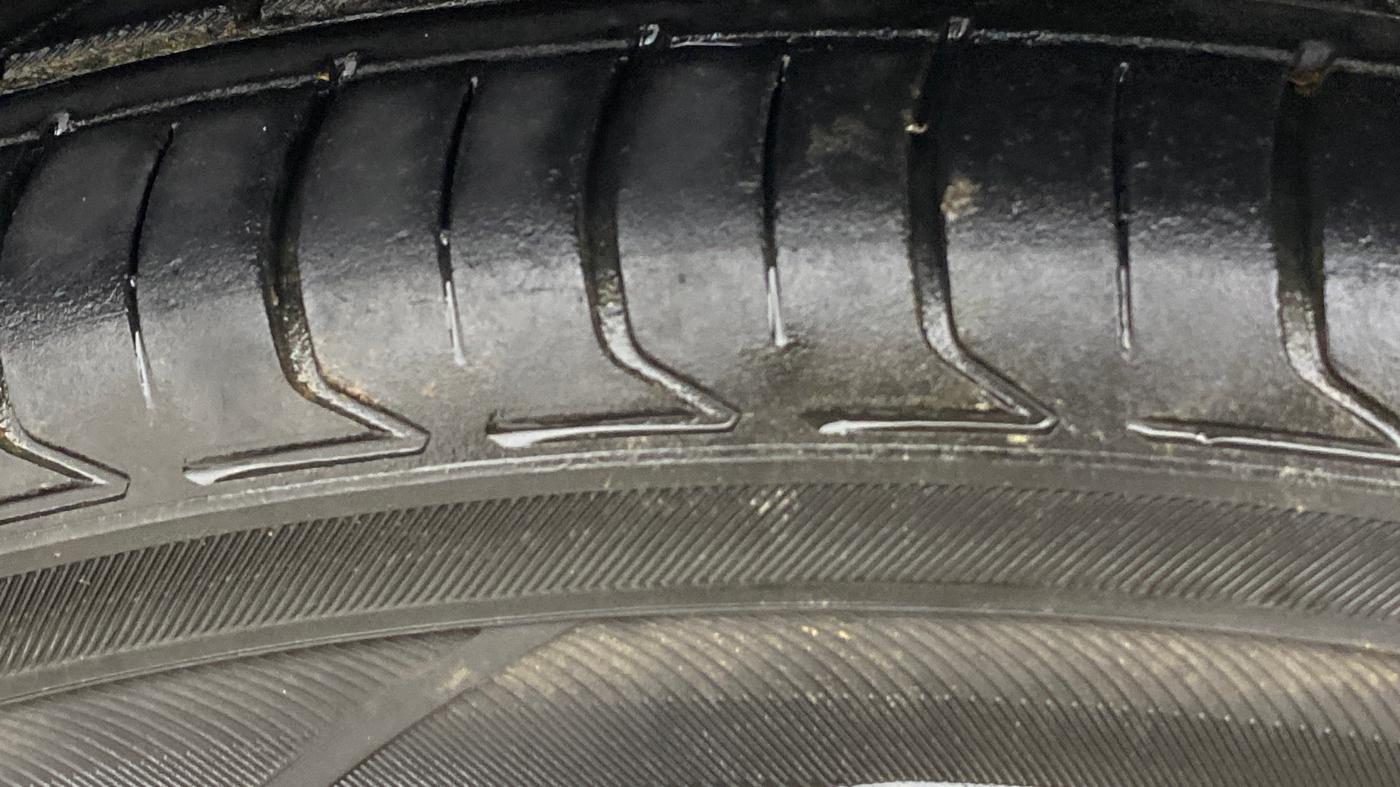 2020 Hyundai VENUE SX PLUS 1.0 TURBO DCT, Petrol, Automatic, 93,480 km, Left Front Tyre Tread