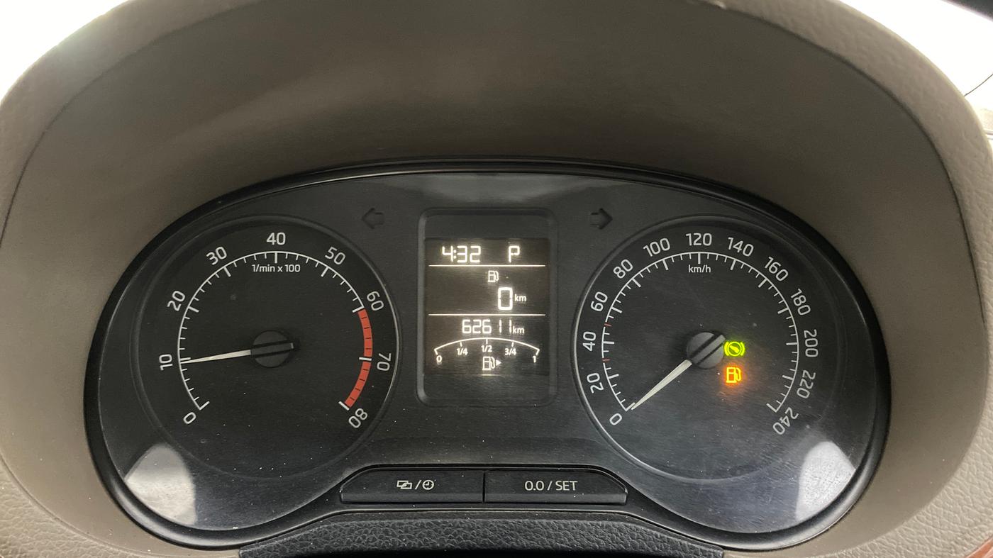 2014 Skoda Rapid 1.6 MPI AMBITION PLUS AT, Petrol, Automatic, 62,551 km, Odometer Image