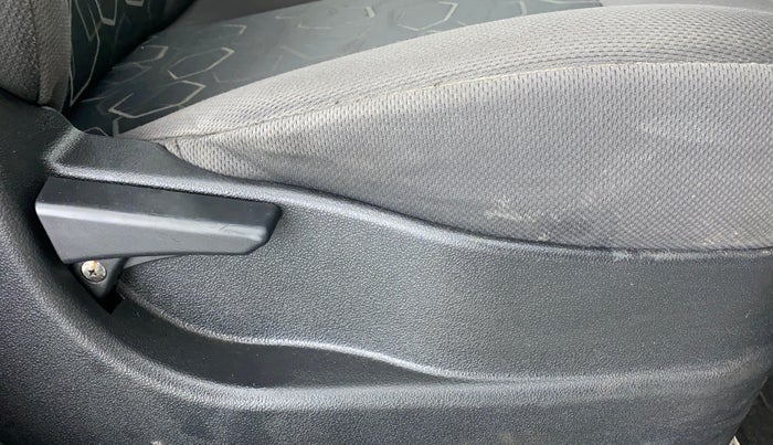 2016 Tata Tiago XT PETROL, Petrol, Manual, 66,284 km, Driver Side Adjustment Panel