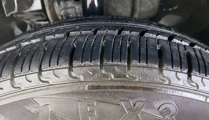 2016 Tata Tiago XT PETROL, Petrol, Manual, 66,284 km, Left Front Tyre Tread