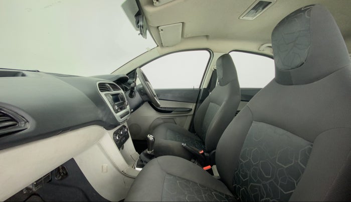 2016 Tata Tiago XT PETROL, Petrol, Manual, 66,284 km, Right Side Front Door Cabin