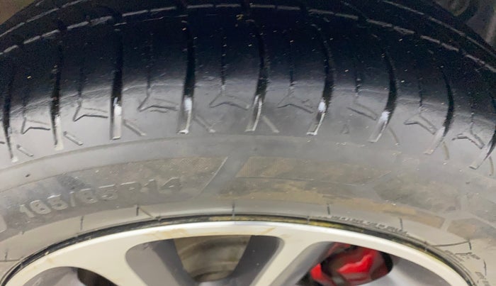 2019 Hyundai Grand i10 SPORTZ AT 1.2 KAPPA VTVT, Petrol, Automatic, 64,035 km, Right Front Tyre Tread