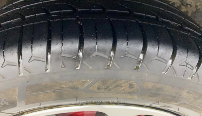 2019 Hyundai Grand i10 SPORTZ AT 1.2 KAPPA VTVT, Petrol, Automatic, 64,035 km, Right Rear Tyre Tread