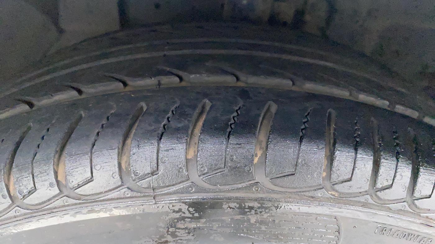 2019 Ford Ecosport 1.5 TITANIUM TI VCT, Petrol, Manual, 17,457 km, Left Front Tyre Tread