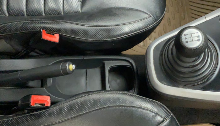 2014 Maruti Ritz VXI, Petrol, Manual, 1,00,013 km, Gear Lever