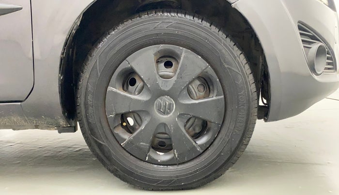 2014 Maruti Ritz VXI, Petrol, Manual, 1,00,013 km, Right Front Wheel