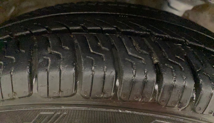 2014 Maruti Wagon R 1.0 LXI CNG, CNG, Manual, 69,410 km, Right Rear Tyre Tread