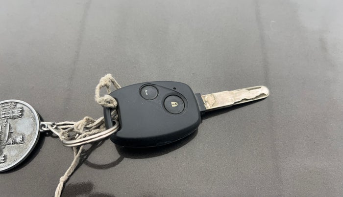 2017 Honda Amaze 1.2L I-VTEC S, Petrol, Manual, 74,364 km, Key Close Up