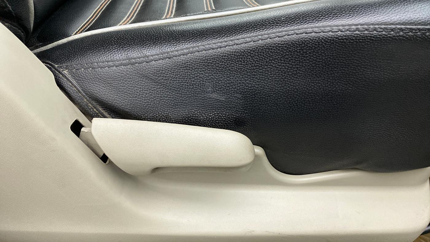 2017 Maruti Celerio VXI d, Petrol, Manual, 94,230 km, Driver Side Adjustment Panel
