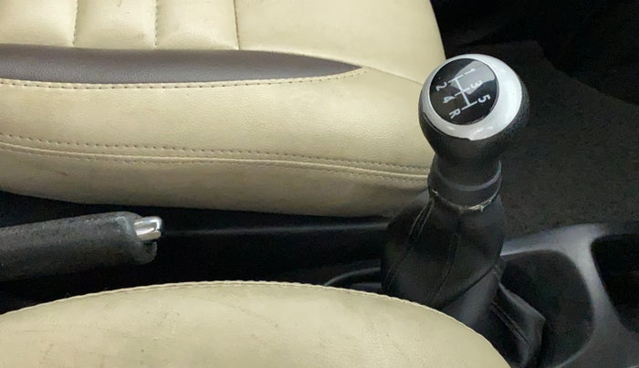 2015 Maruti Wagon R 1.0 VXI, Petrol, Manual, 78,025 km, Gear Lever