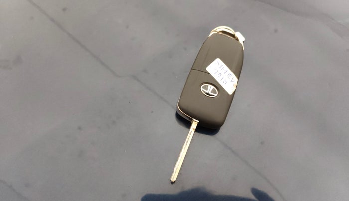 2023 Tata Tiago XZA PLUS PETROL, Petrol, Automatic, 7,246 km, Key Close Up