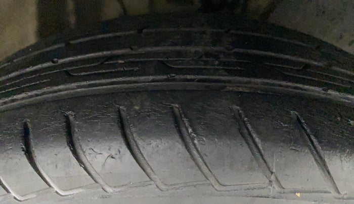 2010 Volkswagen Polo TRENDLINE 1.2L PETROL, Petrol, Manual, 61,282 km, Right Front Tyre Tread