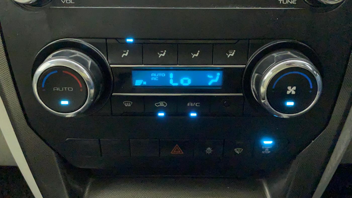2017 Mahindra Scorpio S10 2WD INTELLI-HYBRID, Diesel, Manual, 1,24,898 km, Automatic Climate Control
