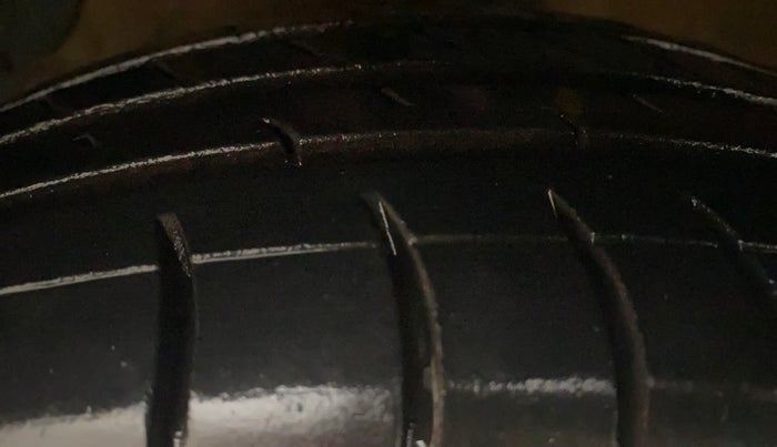 2017 Hyundai Grand i10 MAGNA 1.2 KAPPA VTVT, Petrol, Manual, 45,620 km, Left Front Tyre Tread