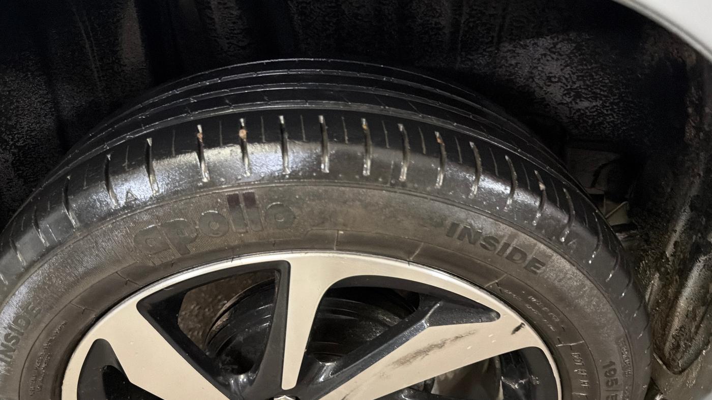 2022 Toyota Glanza V AMT, Petrol, Automatic, 40,777 km, Right Rear Tyre Tread