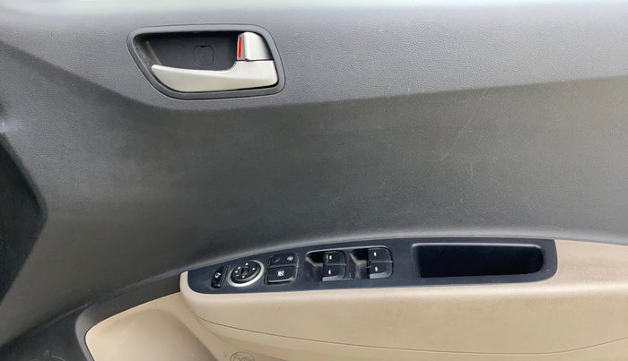 2014 Hyundai Grand i10 SPORTZ 1.2 KAPPA VTVT, Petrol, Manual, 67,597 km, Driver Side Door Panels Control