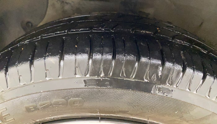 2014 Hyundai Grand i10 SPORTZ 1.2 KAPPA VTVT, Petrol, Manual, 67,597 km, Left Front Tyre Tread