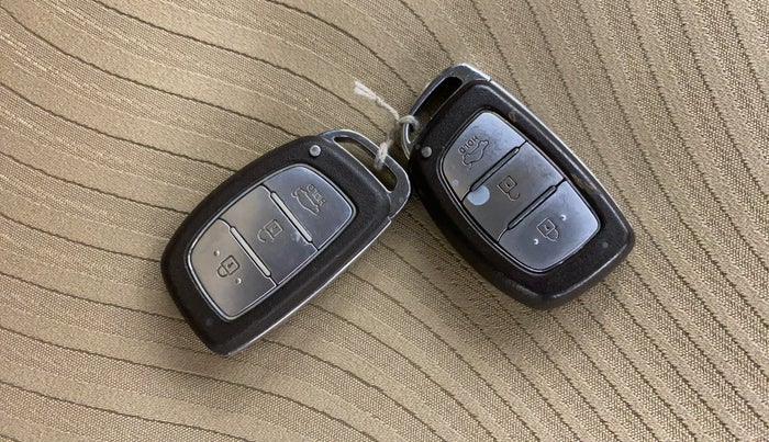 2014 Hyundai Grand i10 SPORTZ 1.2 KAPPA VTVT, Petrol, Manual, 67,597 km, Key Close Up