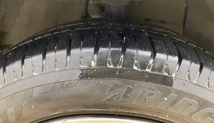 2014 Hyundai Grand i10 SPORTZ 1.2 KAPPA VTVT, Petrol, Manual, 67,597 km, Right Front Tyre Tread