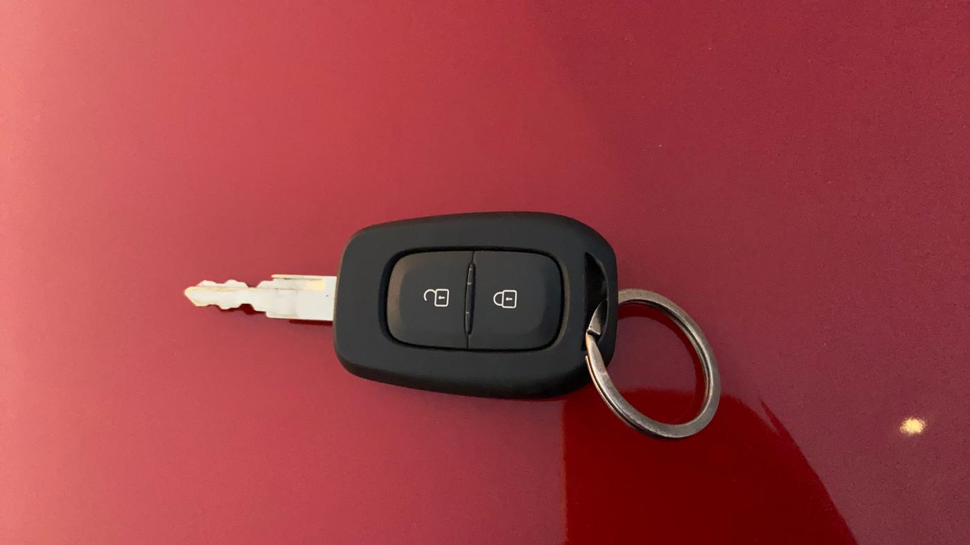 2025 Renault Kwid CLIMBER 1.0 AMT Dual Tone , Petrol, Automatic, 7,516 km, Key Close Up
