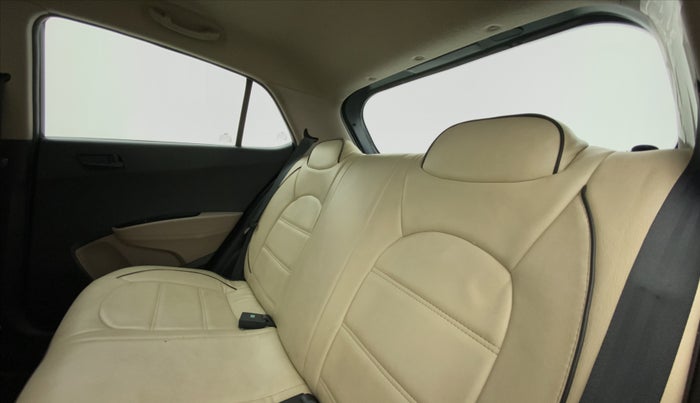 2019 Hyundai Grand i10 MAGNA 1.2 KAPPA VTVT, Petrol, Manual, 38,471 km, Right Side Rear Door Cabin