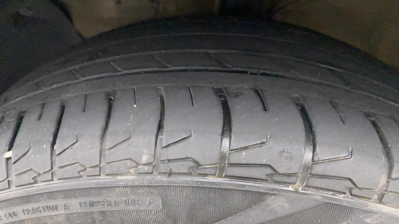 2018 Hyundai Creta E PLUS 1.4 DIESEL, Diesel, Manual, 1,05,677 km, Left Front Tyre Tread