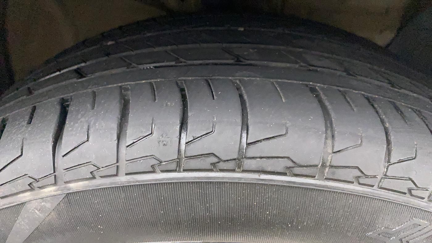 2018 Hyundai Creta E PLUS 1.4 DIESEL, Diesel, Manual, 1,05,677 km, Right Front Tyre Tread