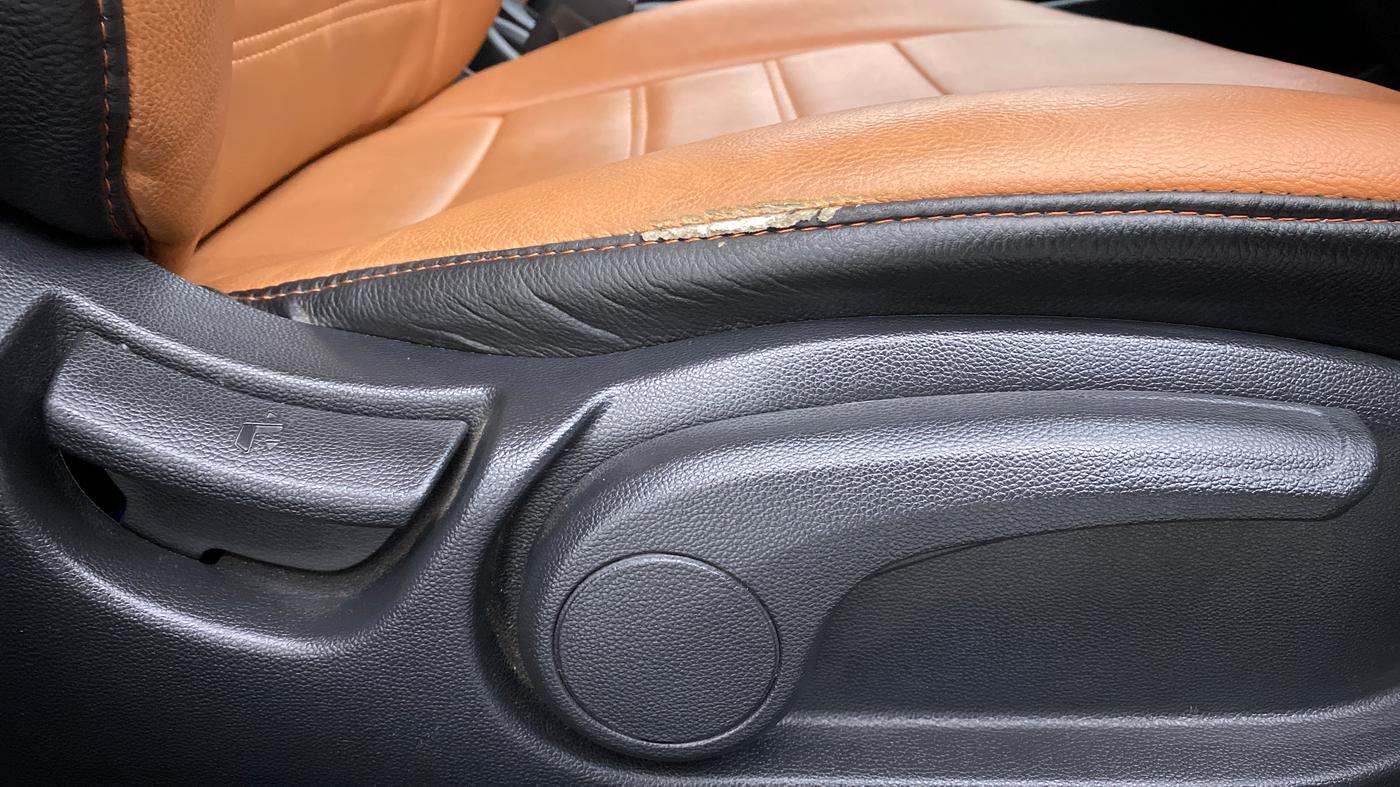 2018 Hyundai i20 Active 1.2 SX, Petrol, Manual, 30,569 km, Driver Side Adjustment Panel