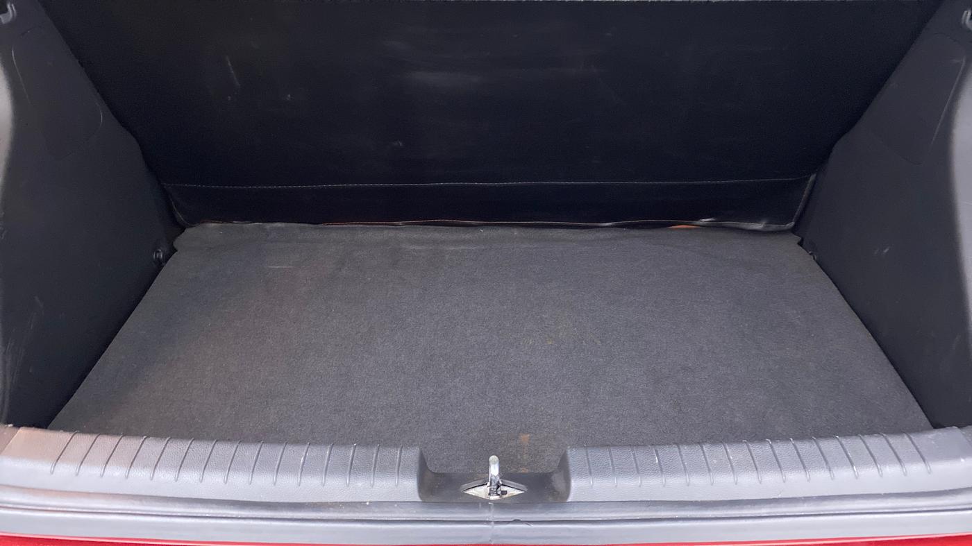 2018 Hyundai i20 Active 1.2 SX, Petrol, Manual, 30,569 km, Boot Inside