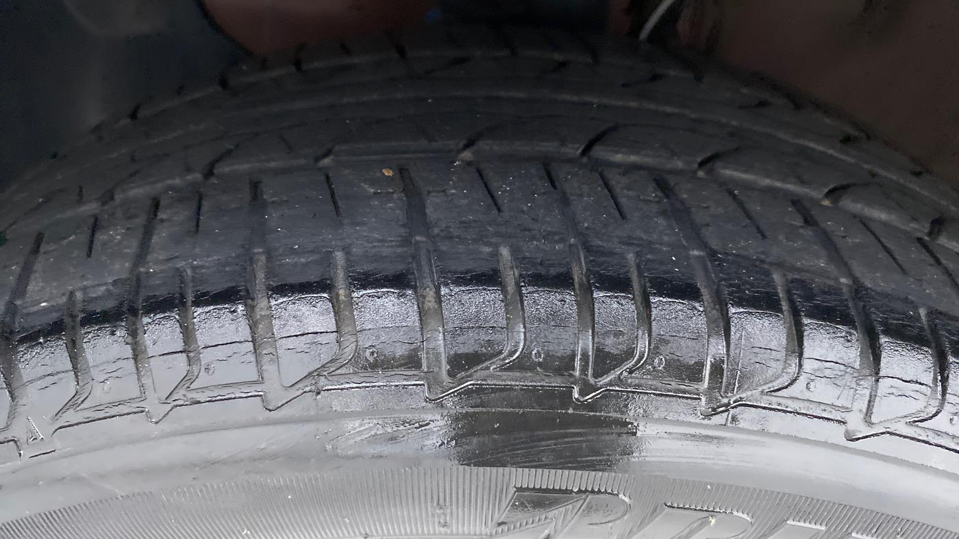 2018 Hyundai i20 Active 1.2 SX, Petrol, Manual, 30,569 km, Left Front Tyre Tread