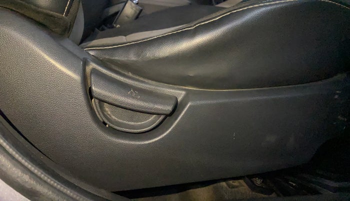 2015 Hyundai Grand i10 SPORTZ 1.2 KAPPA VTVT, Petrol, Manual, 67,072 km, Driver Side Adjustment Panel