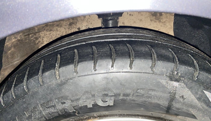 2015 Hyundai Grand i10 SPORTZ 1.2 KAPPA VTVT, Petrol, Manual, 67,072 km, Right Front Tyre Tread