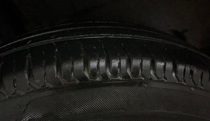 2018 Maruti Dzire VXI, Petrol, Manual, 37,426 km, Right Rear Tyre Tread