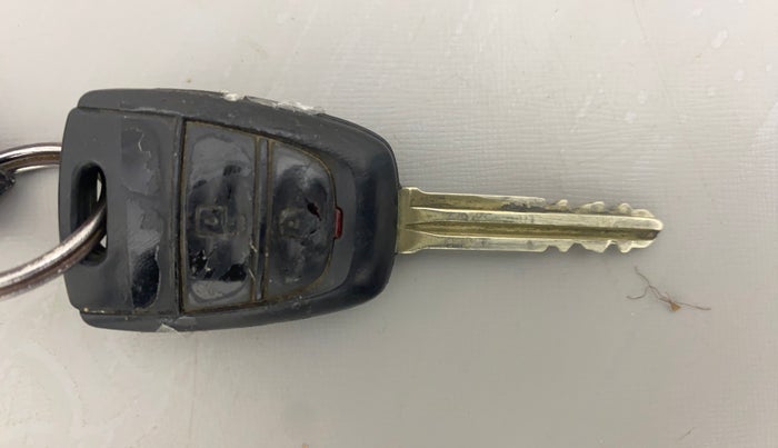 2017 Hyundai Grand i10 SPORTZ (O) AT 1.2 KAPPA VTVT, Petrol, Automatic, 77,325 km, Key Close Up