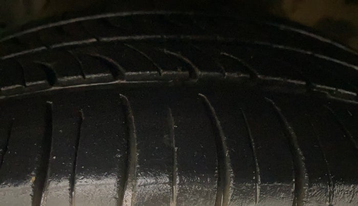 2017 Hyundai Grand i10 SPORTZ (O) AT 1.2 KAPPA VTVT, Petrol, Automatic, 77,325 km, Left Front Tyre Tread