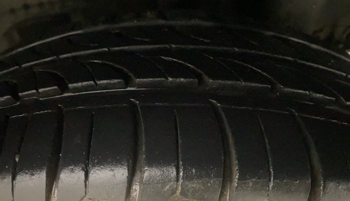 2017 Hyundai Grand i10 SPORTZ (O) AT 1.2 KAPPA VTVT, Petrol, Automatic, 77,325 km, Left Rear Tyre Tread