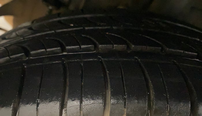 2017 Hyundai Grand i10 SPORTZ (O) AT 1.2 KAPPA VTVT, Petrol, Automatic, 77,325 km, Right Rear Tyre Tread