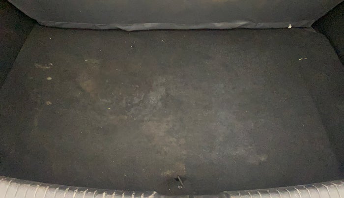 2017 Hyundai Grand i10 SPORTZ (O) AT 1.2 KAPPA VTVT, Petrol, Automatic, 77,325 km, Boot Inside