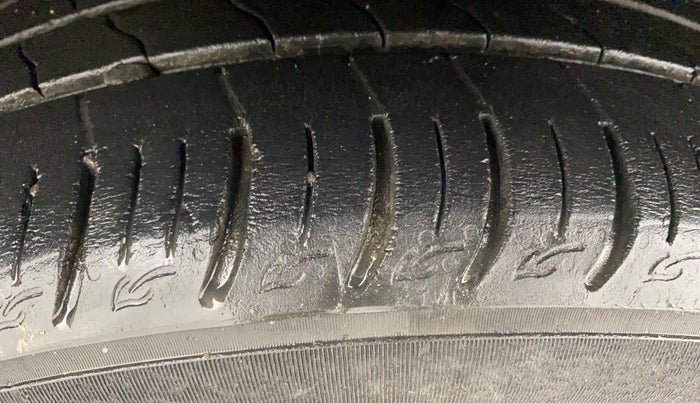 2022 Tata ALTROZ XT PETROL, Petrol, Manual, 31,146 km, Left Front Tyre Tread