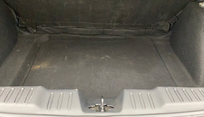 2022 Tata ALTROZ XT PETROL, Petrol, Manual, 31,146 km, Boot Inside