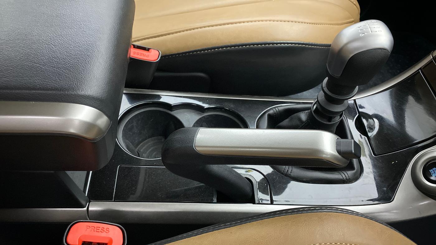 2021 Mahindra XUV500 W9, Diesel, Manual, 10,495 km, Gear Lever