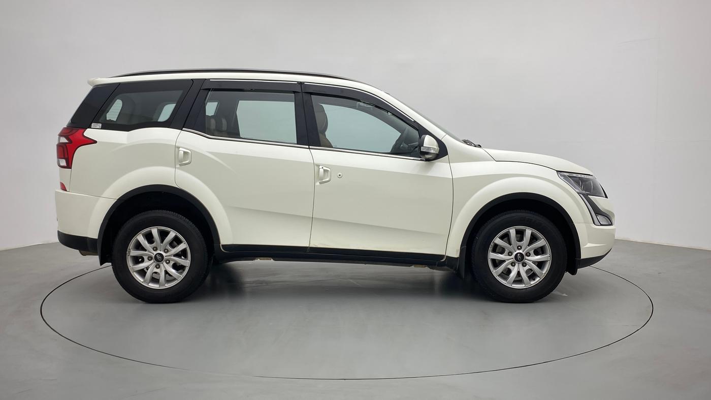 2021 Mahindra XUV500 W9, Diesel, Manual, 10,495 km, Right Side View