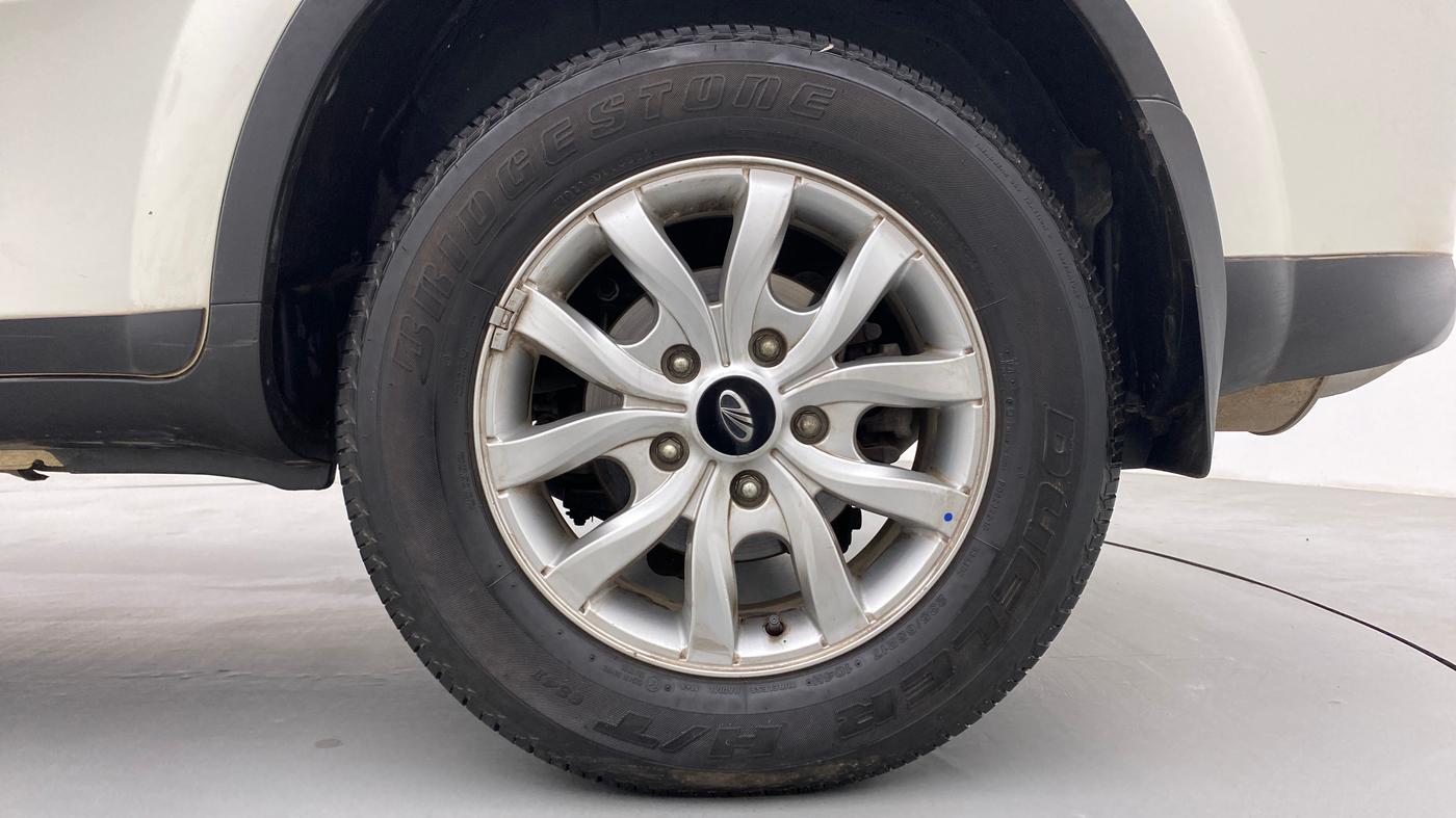 2021 Mahindra XUV500 W9, Diesel, Manual, 10,495 km, Left Rear Wheel